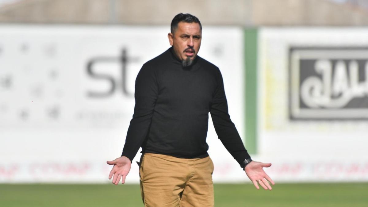 Ariel Montenegro, entrenador del Pozoalbense Femenino.