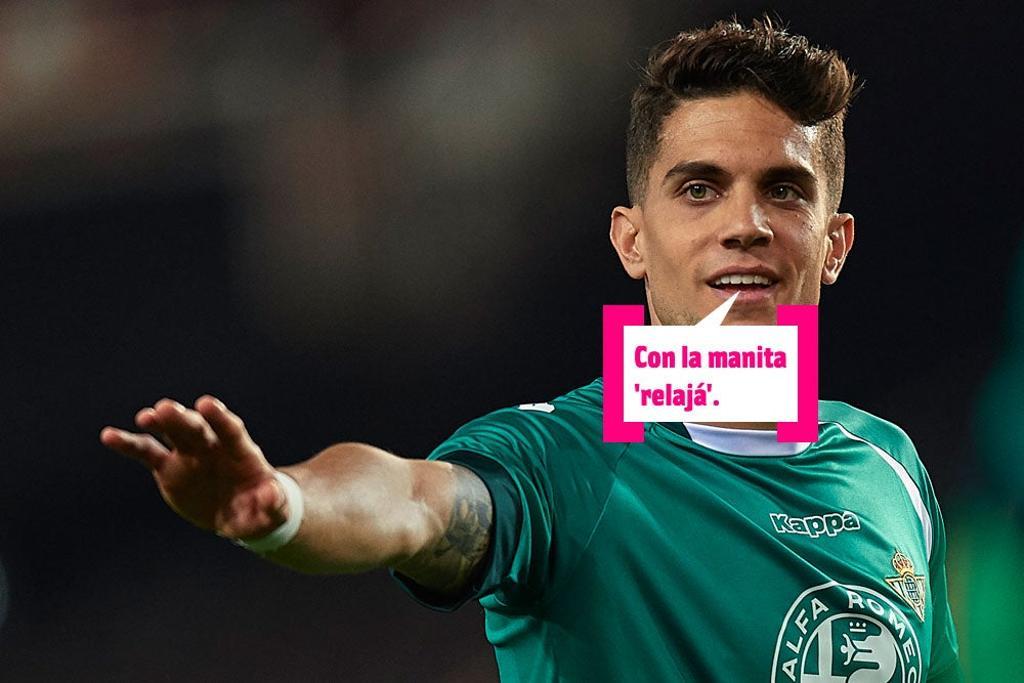 Marc Bartra en un partido de fútbol