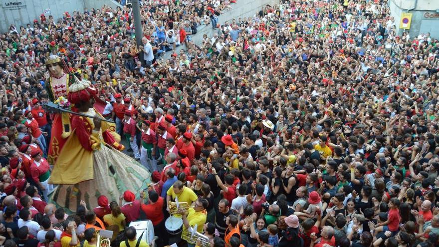 Primers salts de la passada de dissabte de Patum 2017