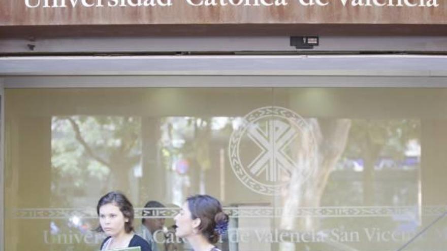 El TSJ permite a los universitarios de la Católica hacer prácticas en los hospitales públicos