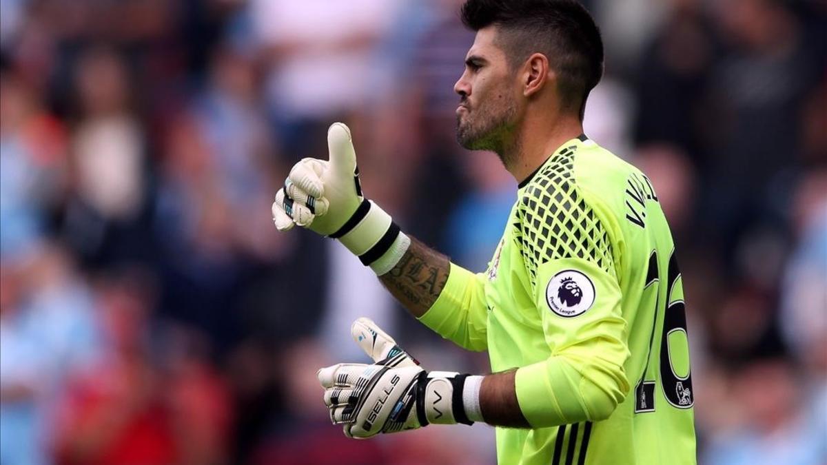 Víctor Valdés, durante el partido disputado contra el Stoke City el Riverside Stadium