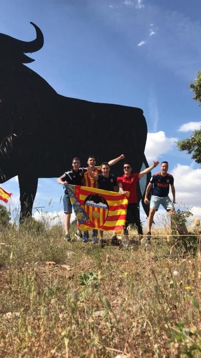 Los valencianistas desplazados a Sevilla, en fotos