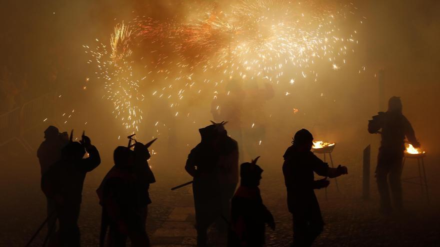 Imatge d&#039;un correfoc celebrat durant les Fires de Sant Narcís