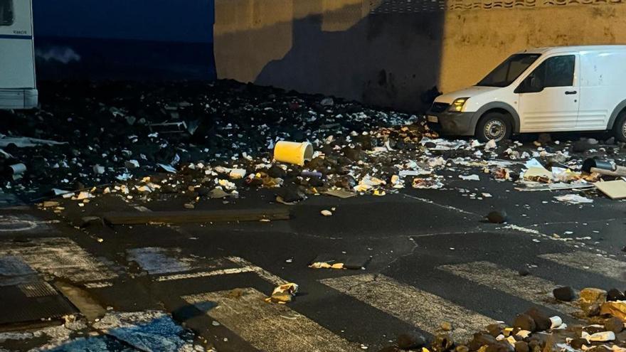 40 evacuados en la costa de Tenerife por inundaciones tras el fuerte oleaje