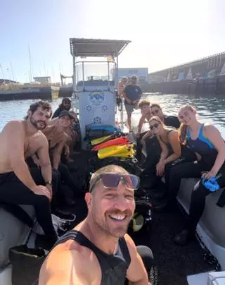 Raúl Tejón, actor de 'Machos Alfa' descubre el tesoro submarino de El Hierro: así ha sido su experiencia buceando en la Isla
