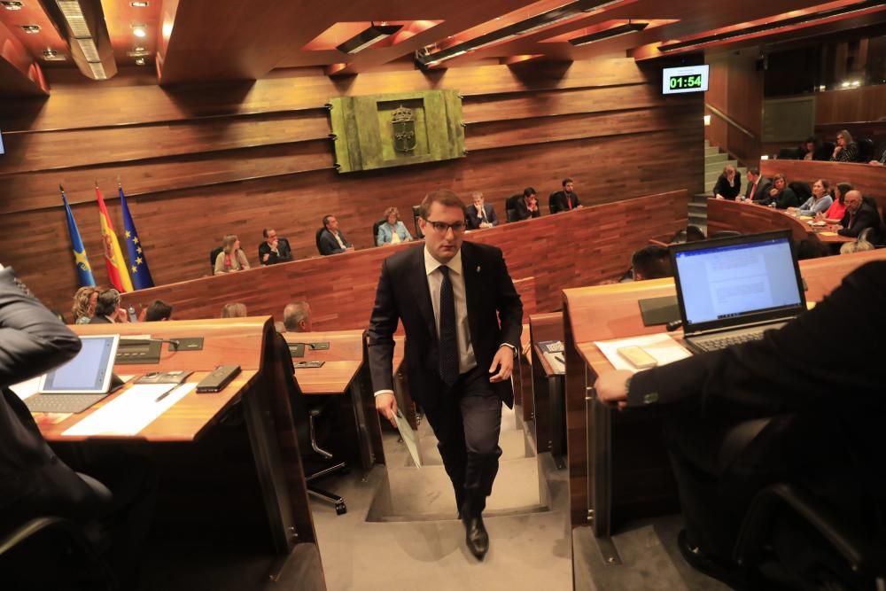 Segunda sesión del pleno de investidura en la Junta.