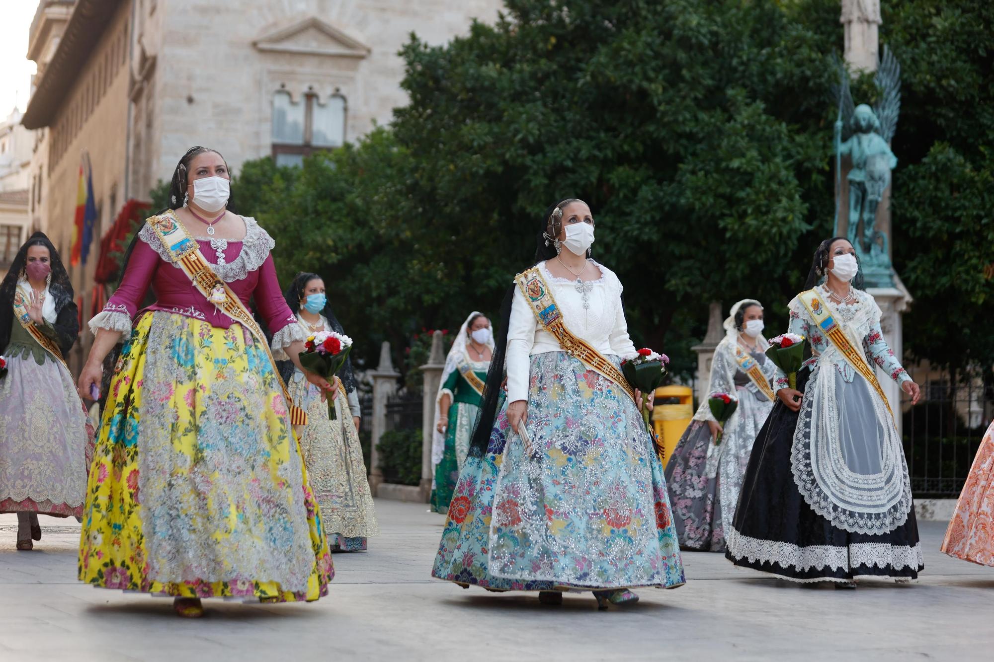 Búscate en el segundo día de Ofrenda por la calle Caballeros (entre las 19.00 y las 20.00 horas)