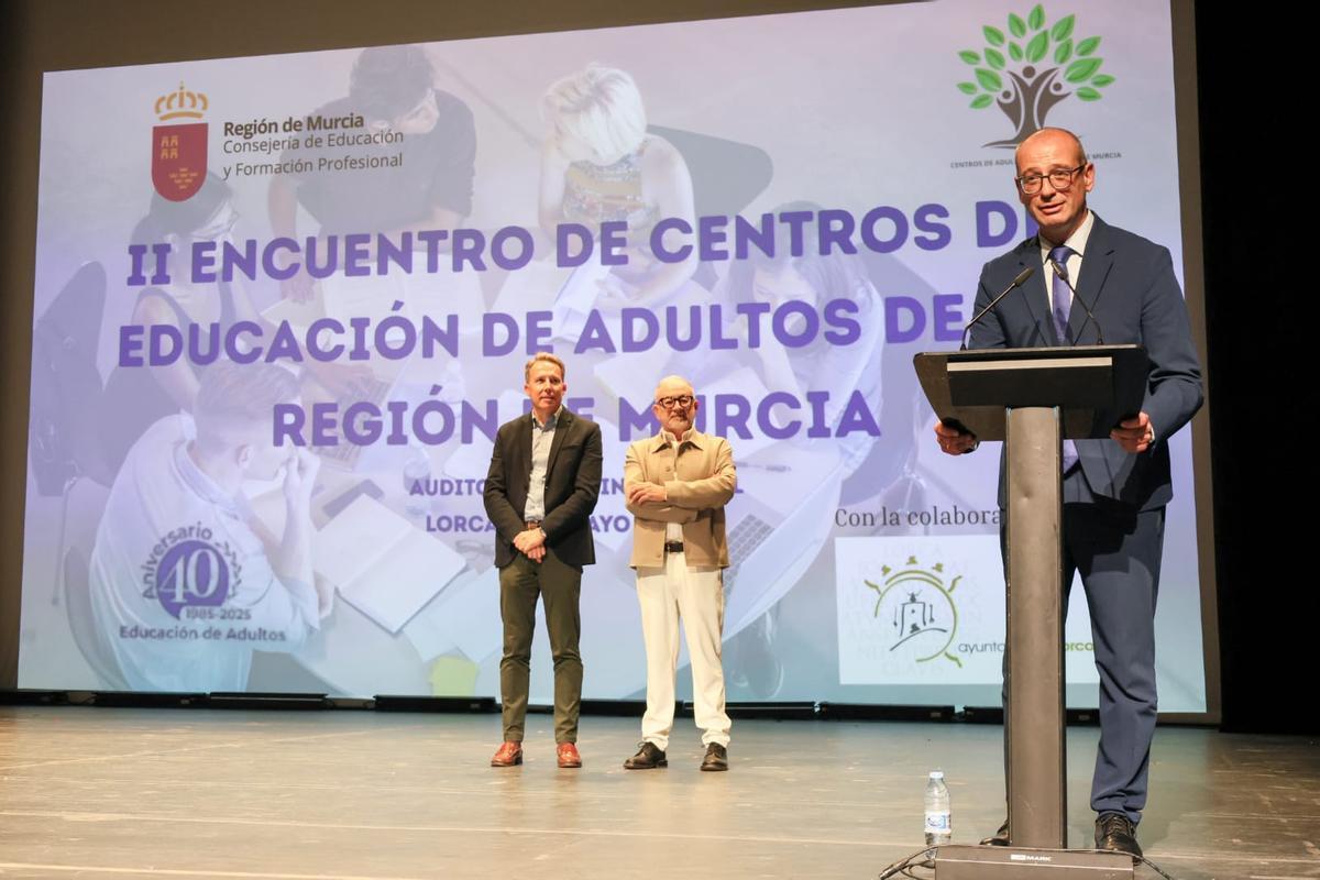 El Consejero de Educación también se sumaba al encuentro.