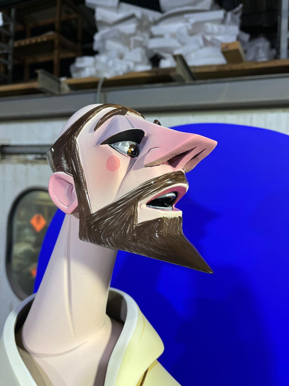 Detalle del ninot mayor de la falla cronista Vicent Beguer i Esteve de Torrent dedicado al padre Jofré.