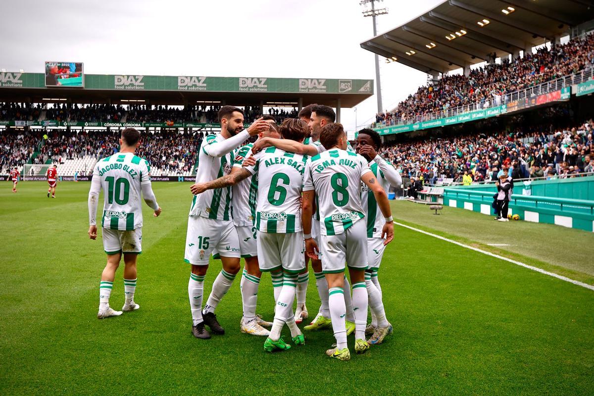 El Córdoba CF reconquista El Arcángel con una 'manita' al Granada