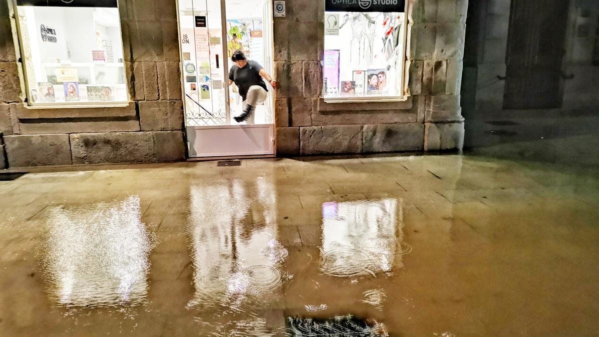 Inundación en Eugenio Sequeiros en Cangas.