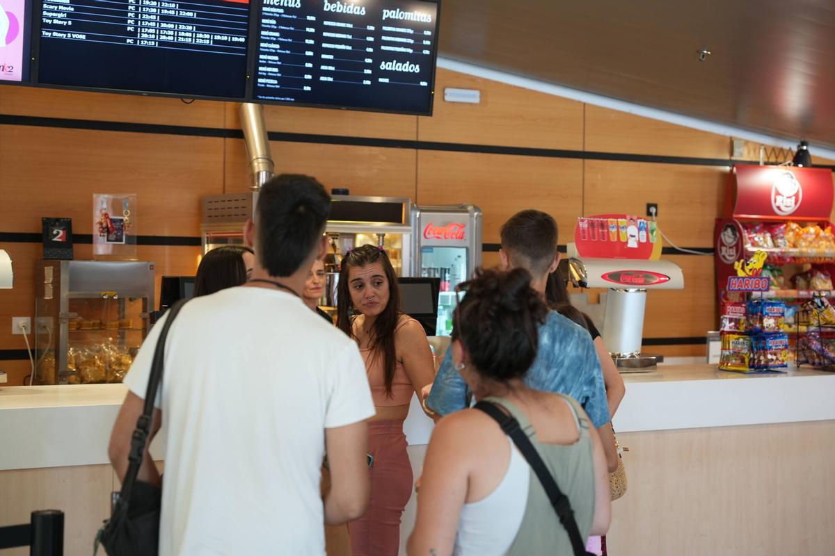 Imágenes del último día del Cine Conquistadores de Badajoz
