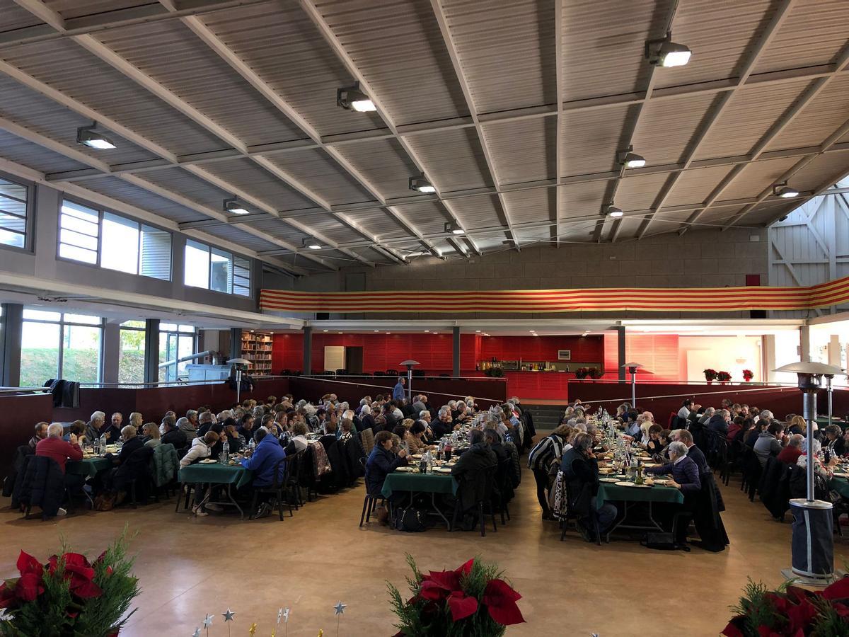 Celebració de la Festa de la Gent Gran a la Sala Polivalent de Parlavà