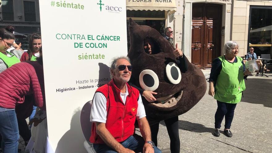 Campaña de la AECC por el cribado de cáncer de colon en Félix Sáenz