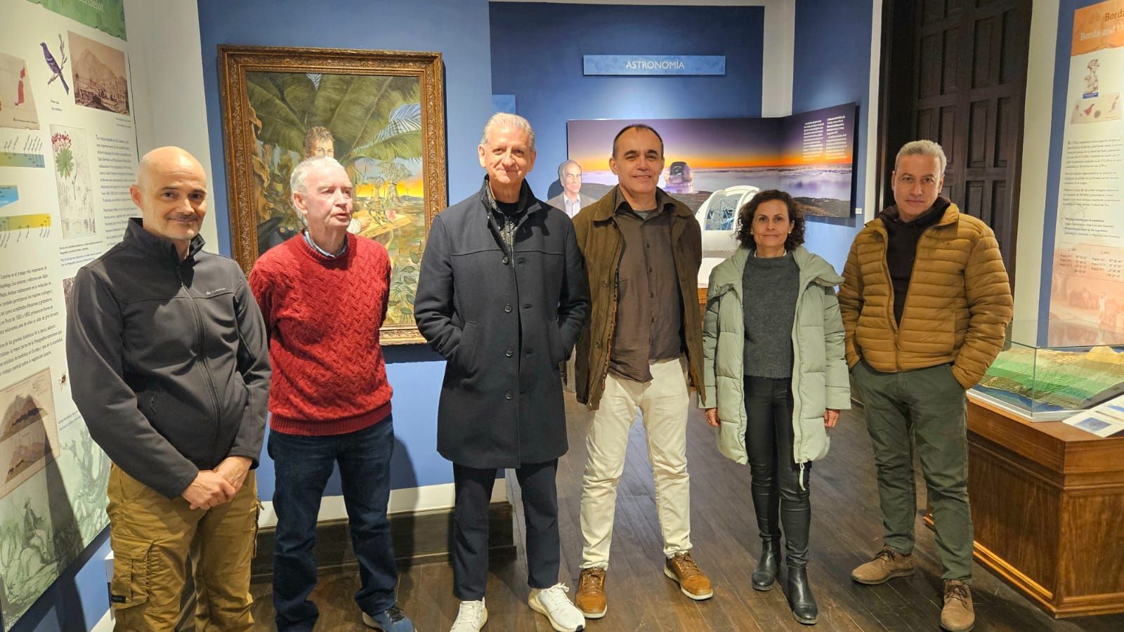Francisco Linares y Antonio Hernández (c) con el equipo de la Fundación