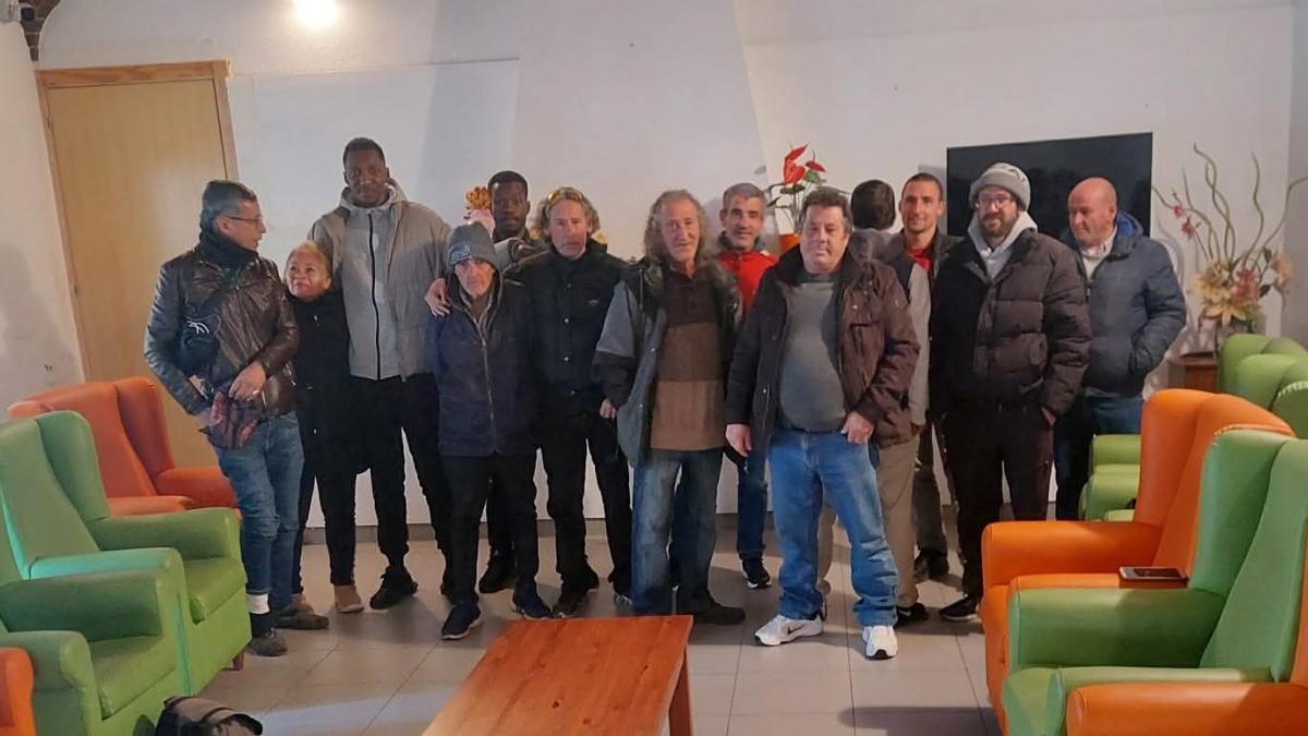 Miembros de UED-SYT durante su visita al comedor social de Mérida.