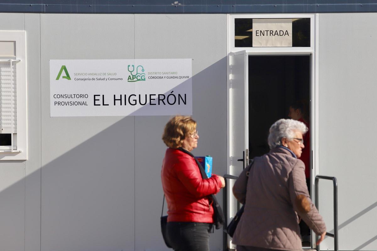 Consultorio medico provisional en El Higuerón.