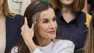 Los maquilladores consultados coinciden: "A partir de los 60 años, el error de maquillaje que más años suma no es la sombra: es dónde pones el eyeliner negro"