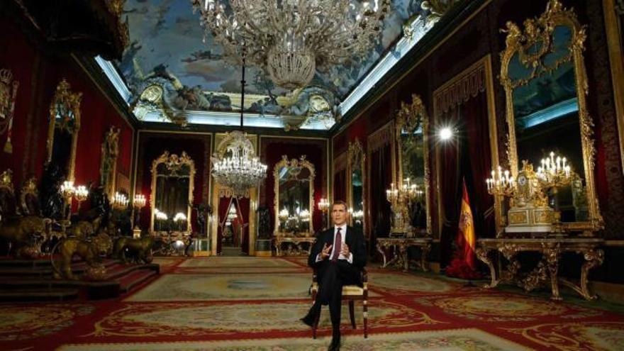 El Rey Felipe VI durante su mensaje de Navidad, grabado en el Palacio Real.