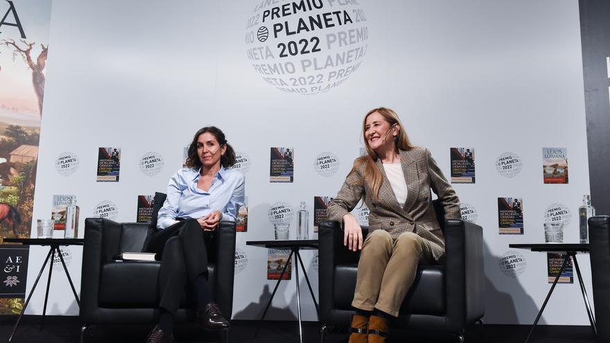 Luz Gabás (ganadora del Planeta): «Ha sido todo un reto esta obra, casi acaba conmigo»