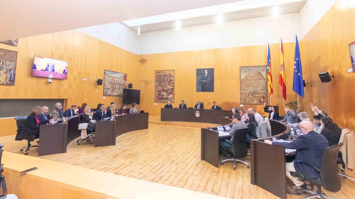 Un momento de pleno de Benidorm