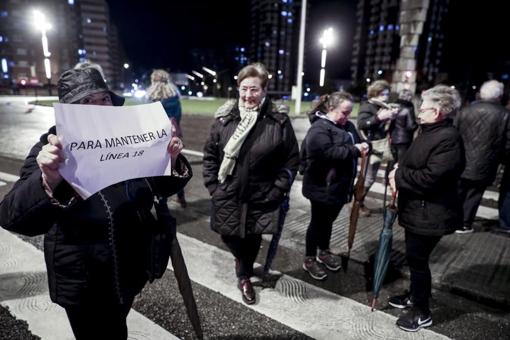 Protesta por el cambio de la línea 18