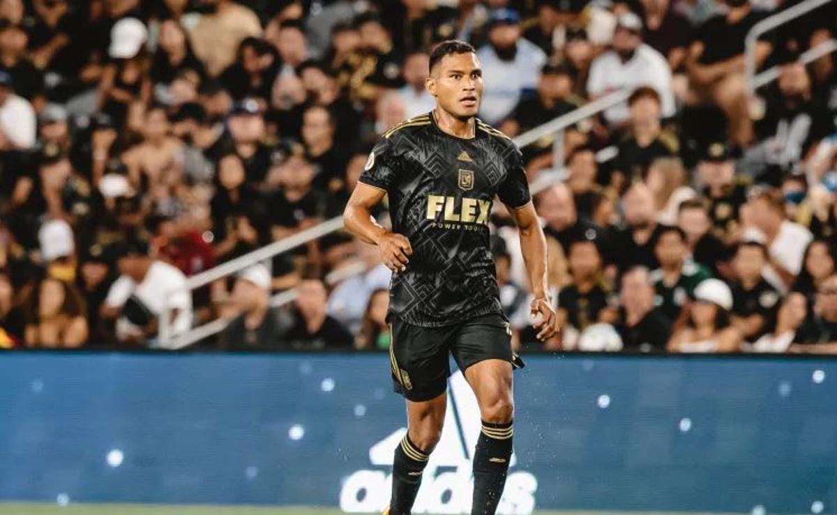 Eddie Segura (26 años) / 4 millones