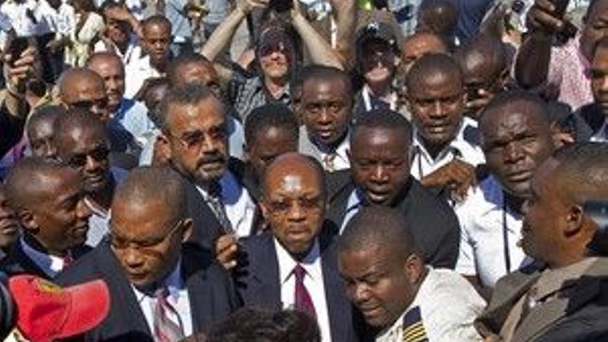 El exdictador Aristide regresa a Haití tras siete años de exilio
