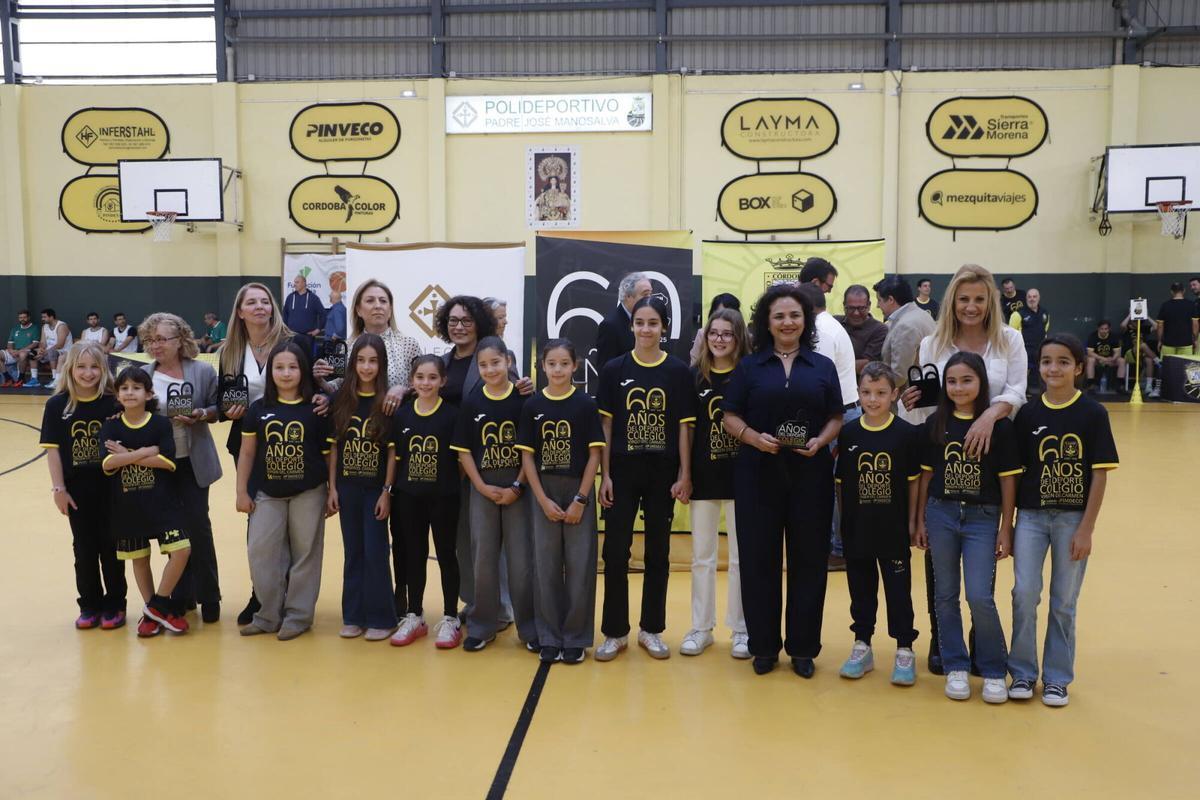 La celebración de los 60 años de deporte en el Colegio Virgen del Carmen, en imágenes La celebración de los 60 años de deporte en el Colegio Virgen del Carmen, en imágenes