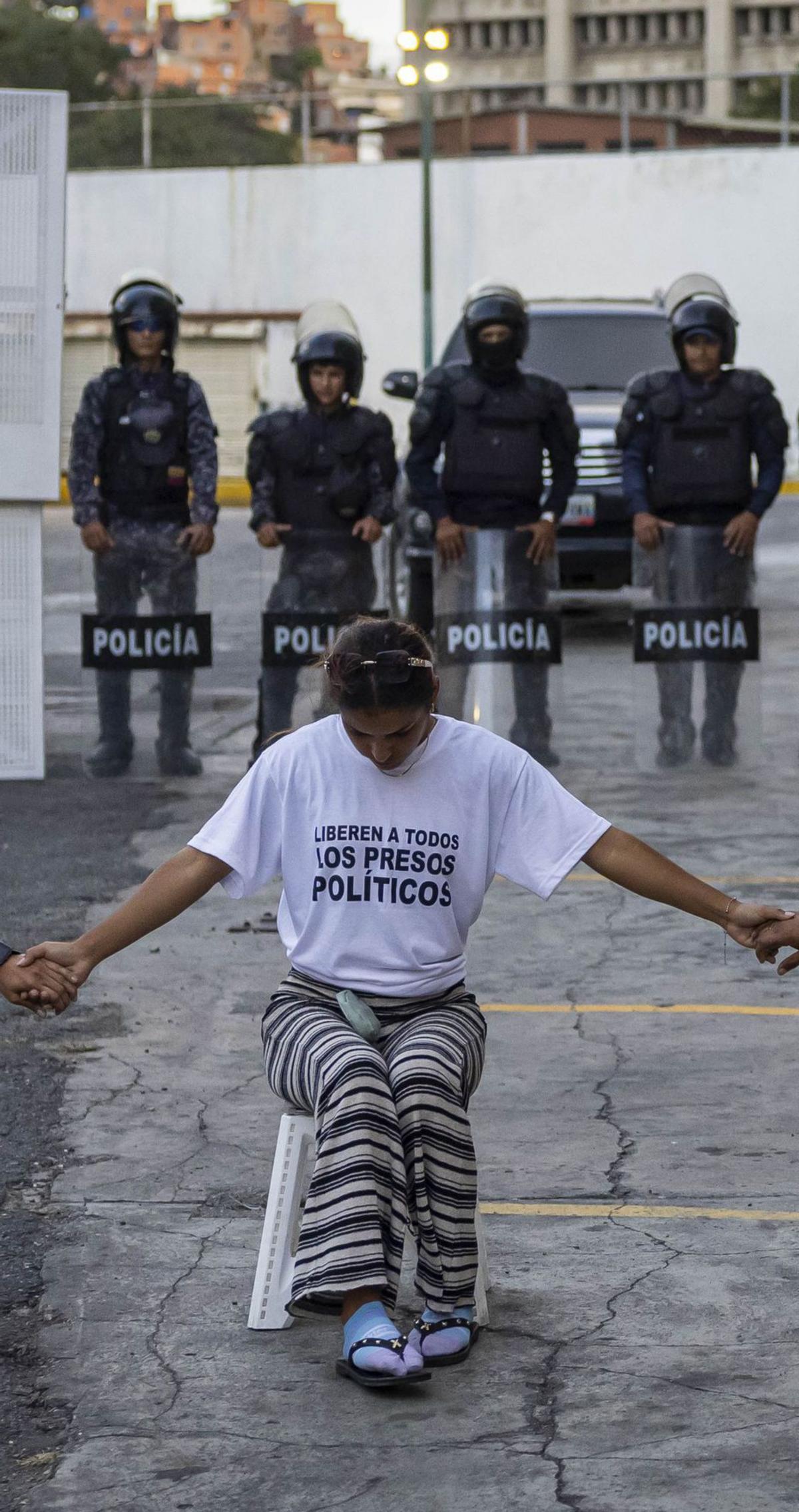 Rodríguez anuncia una amnistia general per als dissidents