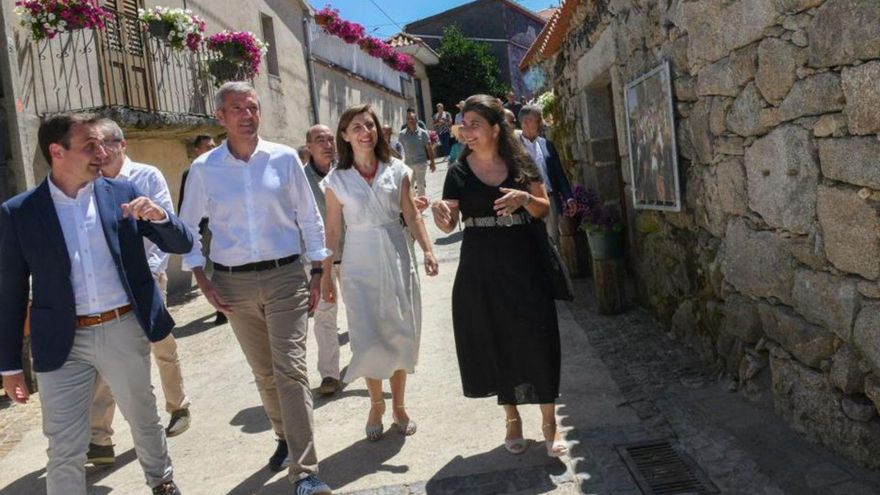 Alfonso Rueda visitó este viernes la aldea de Puxedo. | FdV