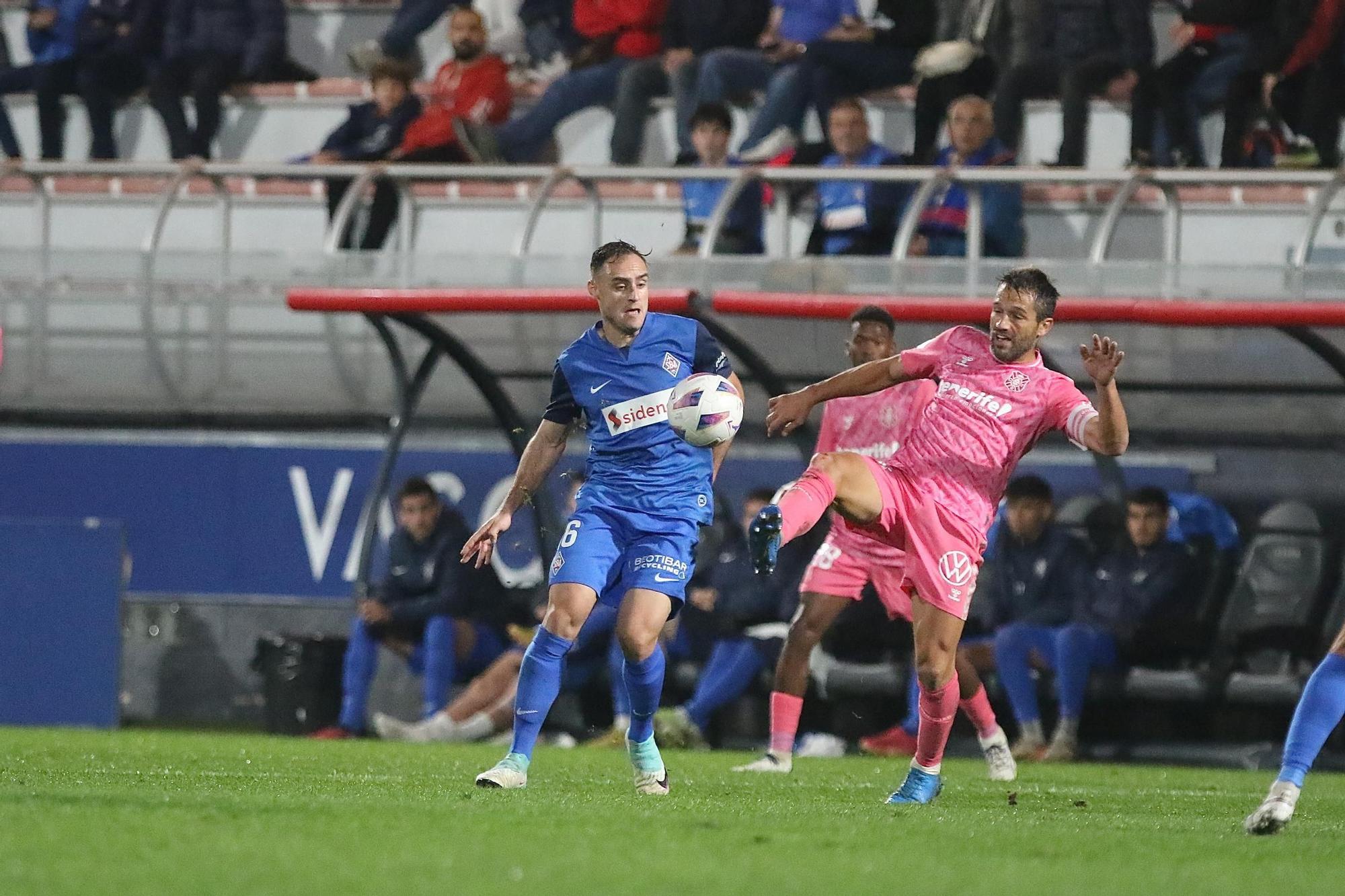 El partido SD Amorebieta - CD Tenerife, en imágenes