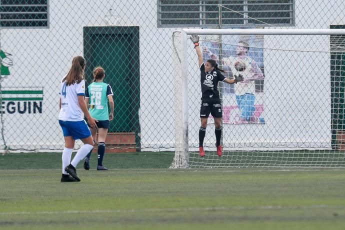 26-01-20  DEPORTES. CAMPOS DE FUTBOL MUNICIPAL DE ARGUENEGUIN. ARGUINEGUIN. MOGAN. Partido de futbol femenino entre los equipos del Femarguín contra el Tenerife B disputado en Campo de futbol Municipal de Arguineguin.  Fotos: Juan Castro  | 26/01/2020 | Fotógrafo: Juan Carlos Castro