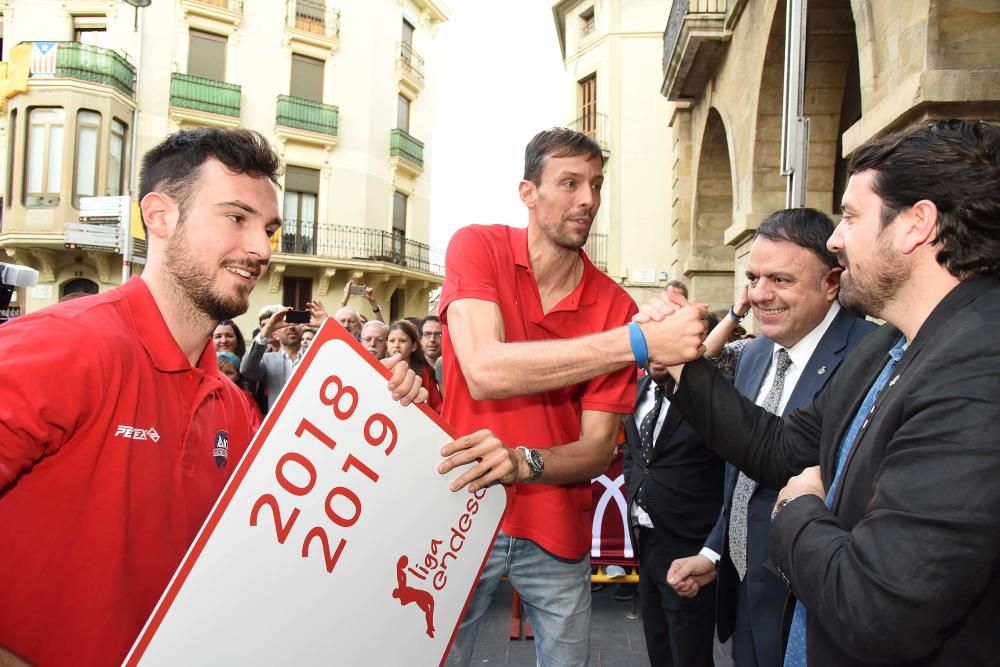 Celebració de l'ICL Manresa a la plaça Major