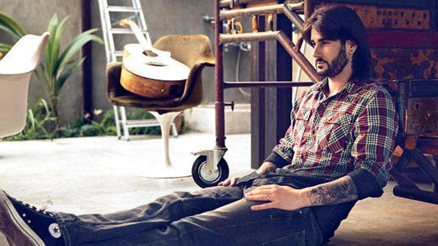 Melendi, en una imagen promocionalde su nuevo disco, ´Lágrimas  desordenadas´.