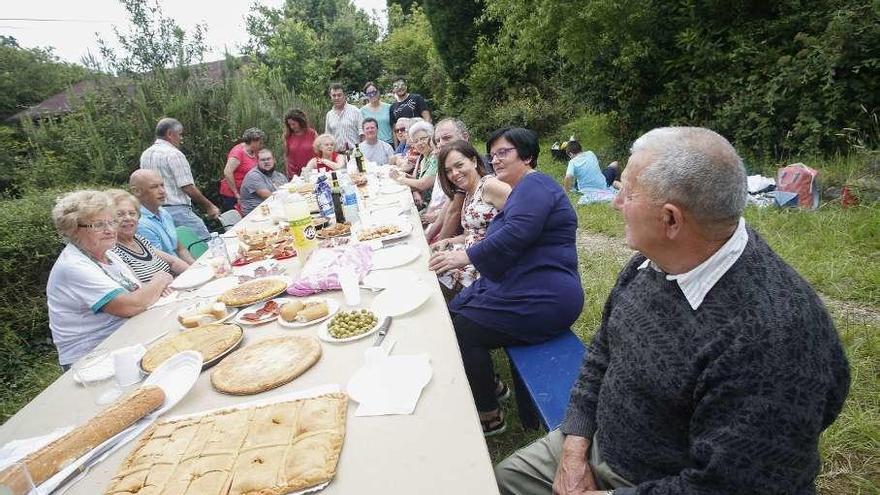 La Asociación de Vecinos La Plata-Ferralgo celebra el día del socio