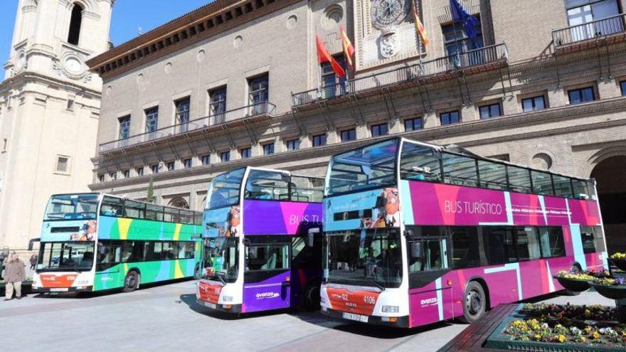 Los autobuses turísticos de Zaragoza renuevan su imagen con Goya como protagonista