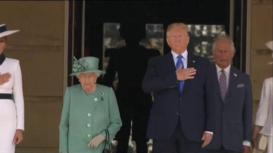 Recibimiento con honores a Trump en el Palacio de Buckingham