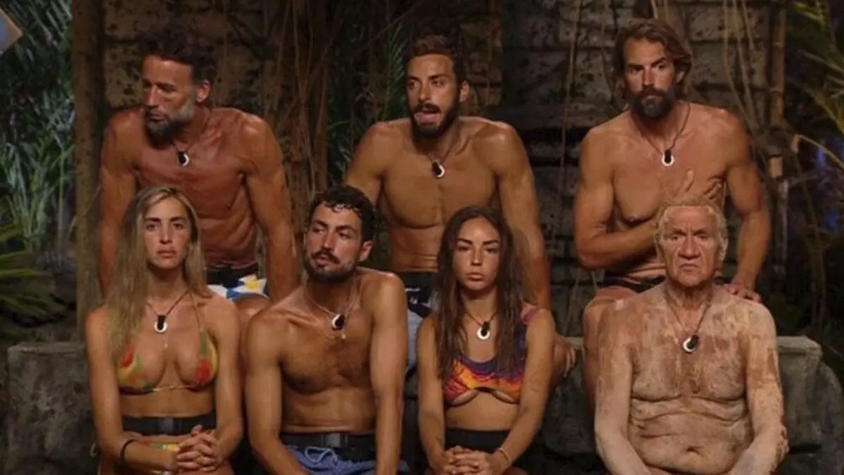 'Supervivientes' expulsa a su concursante más polémica y abronca a los "invisibles": "Os echáis la siesta"