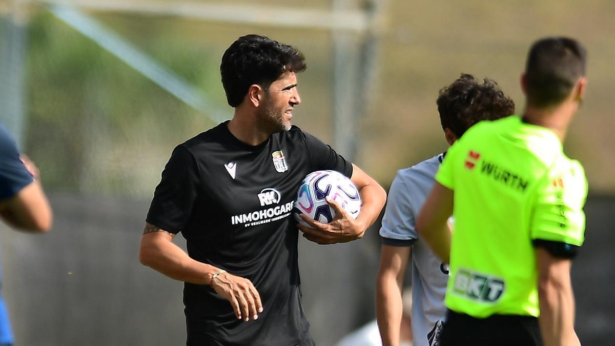 Íñigo Vélez durante el amistoso de este sábado