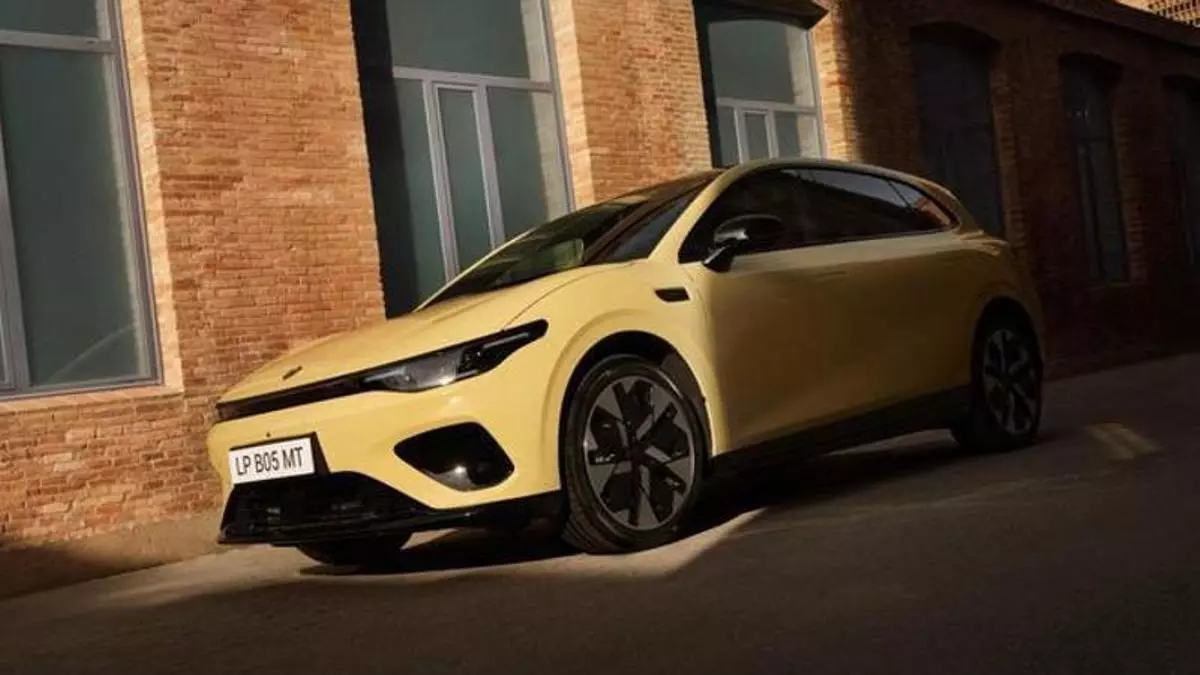 Leapmotor amplía su gama europea con el nuevo B05