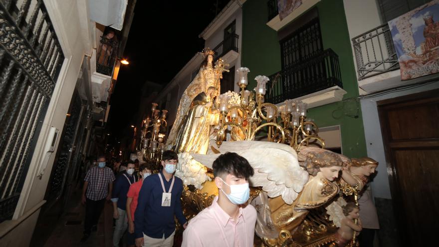 La Virgen del Rosario llega a la arciprestal para sus fiestas en Vila-real