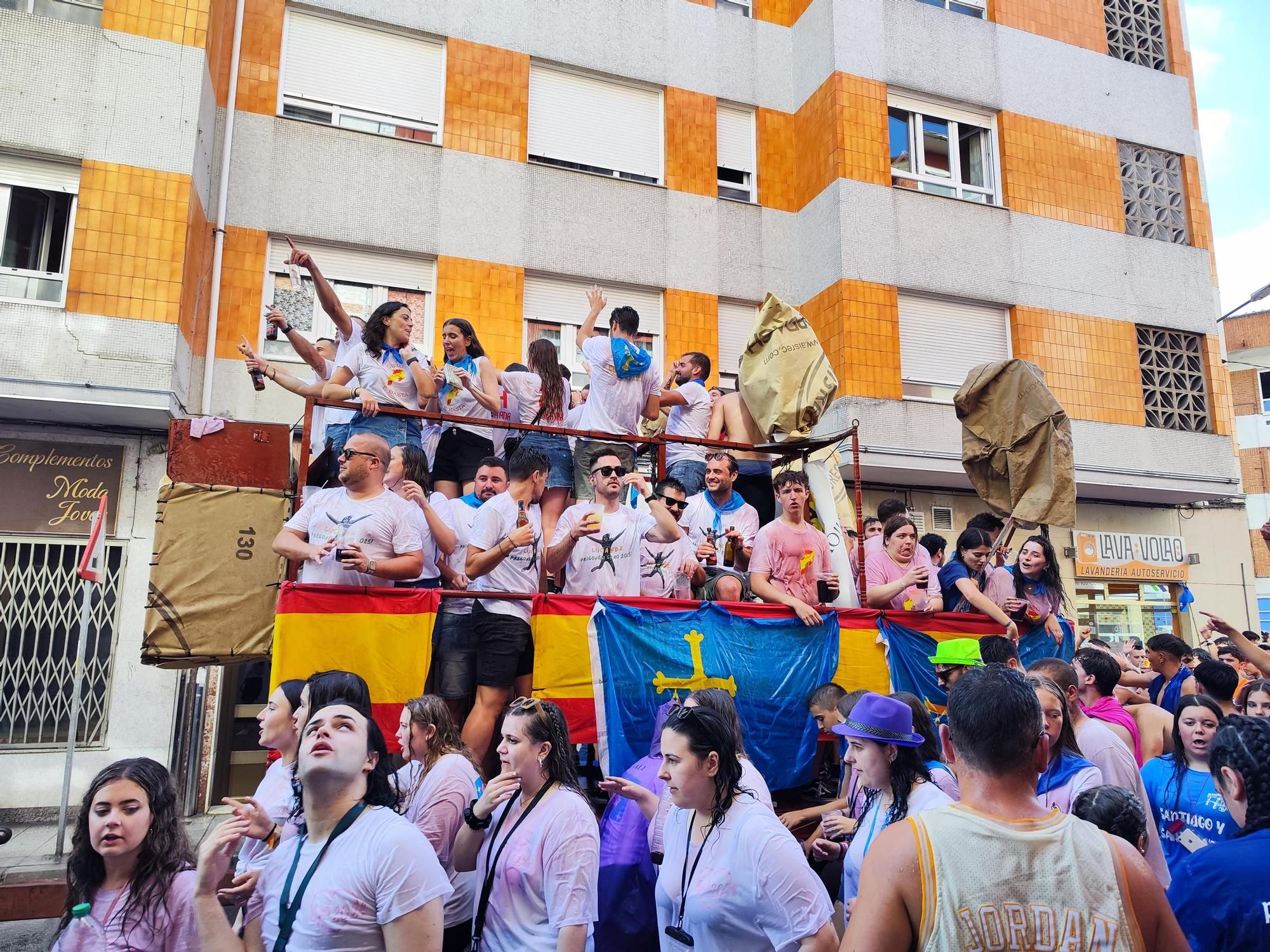 Grado se remoja por Santiago y Santa Ana