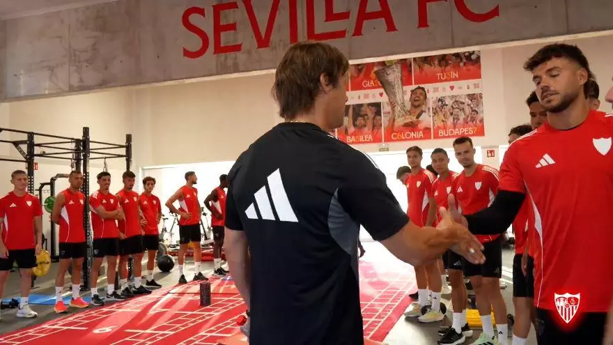 El primer día de Matías Almeida en el Sevilla: "Elegí esto porque me gusta ganar"