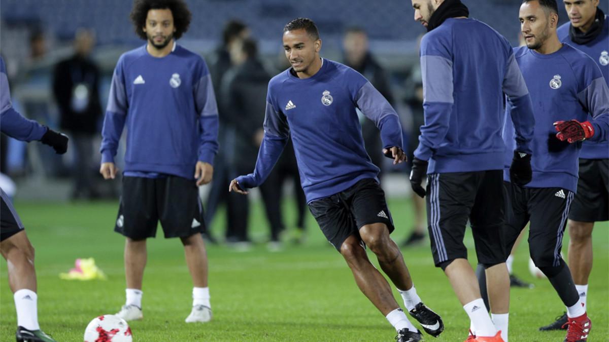 Danilo (centro) en un entrenamiento del Real Madrid durante la disputa del Mundial de Clubes 2016