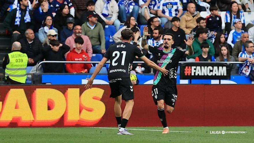 Málaga CF y Dépor se reparten un punto en una dignísima batalla por ascender a Primera