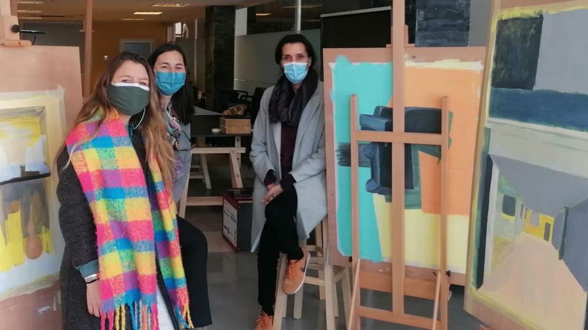 Amparo Sard junto a Isabel Pizá y Alicia Rosselló.