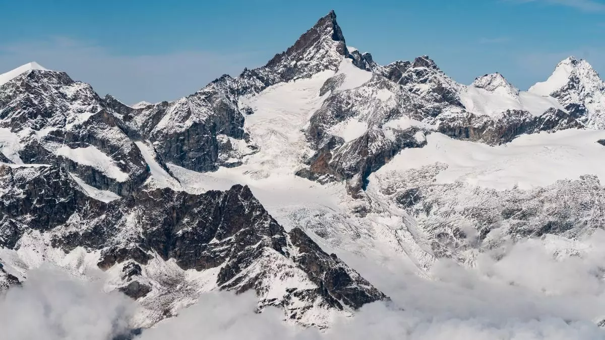 Subir al Everest ya no ser芍 tan "f芍cil"