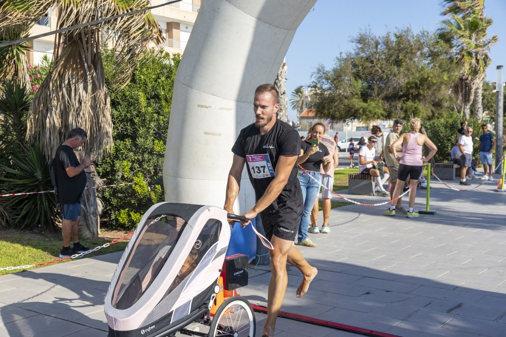 Así fue en imágenes una nueva edición de la carrera solidaria de AFA Torrevieja