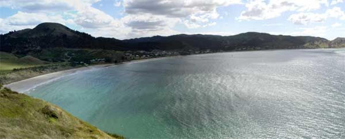 playa en la Península de Coromandel, en Nueva Zelanda.